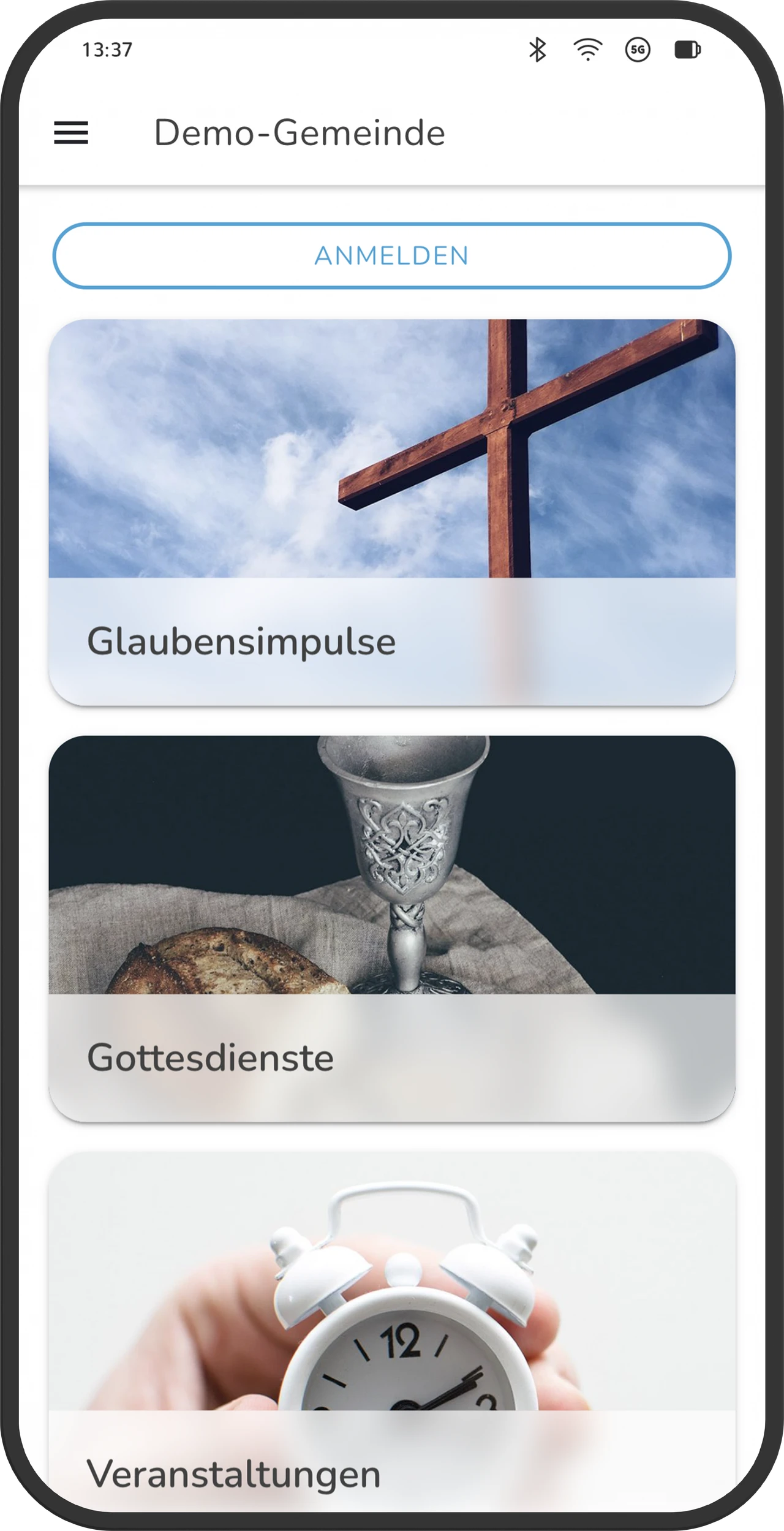 Startseite der Gemeinde-App mit Kategoriekarten für Inhalte wie Gottesdienste und Veranstaltungen